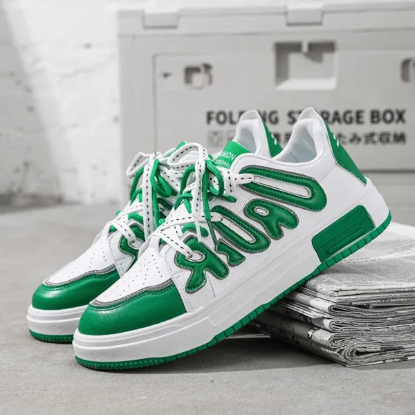2025 Trendy Men's Sneakers Summer White Lace Up Running Shoes New Korean Style Men's Platform Skateboard Shoes Tenis Masculino