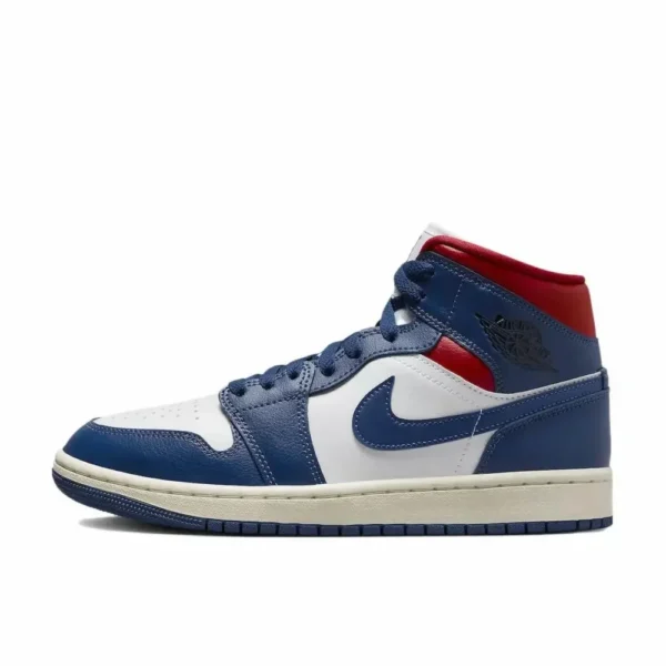 Nike blue and white colorway Air Jordan 1 Mid men's basketball shoes fashion trend of non-slip wear sports shoes